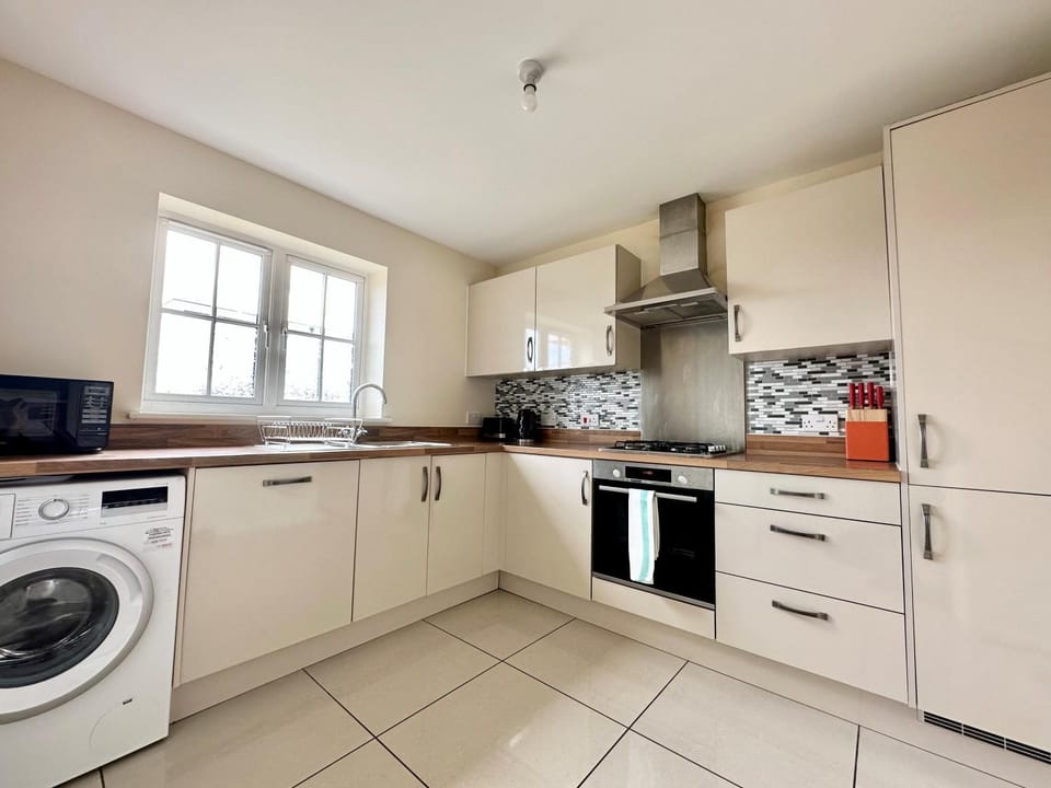 Homely 3 bedroomed House in Bicester House in Cherwell District