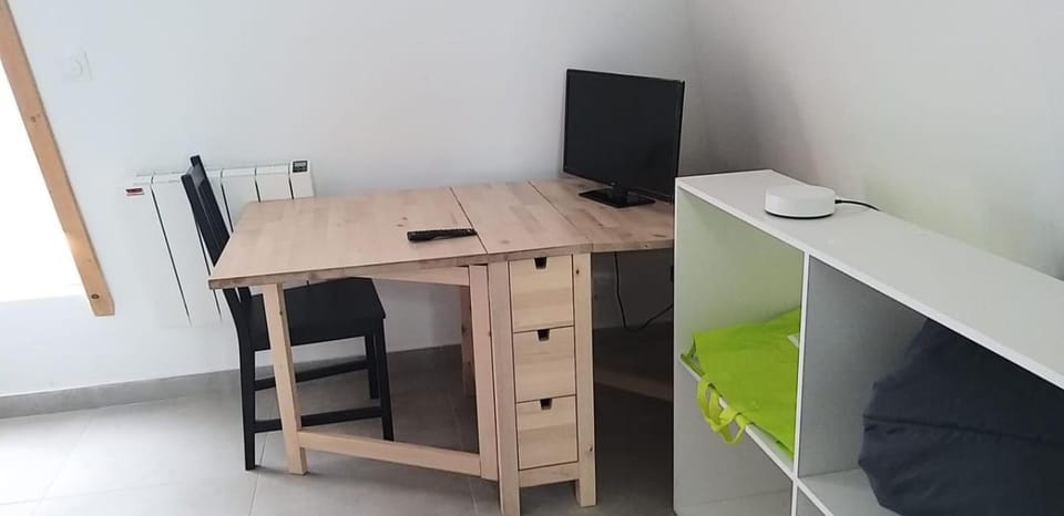 Equipée 1 pièce proche Paris Apartment in Île-de-France