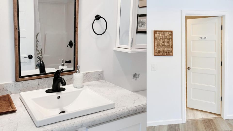 Bathroom, towels