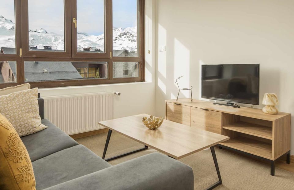 Bird's eye view, Living room