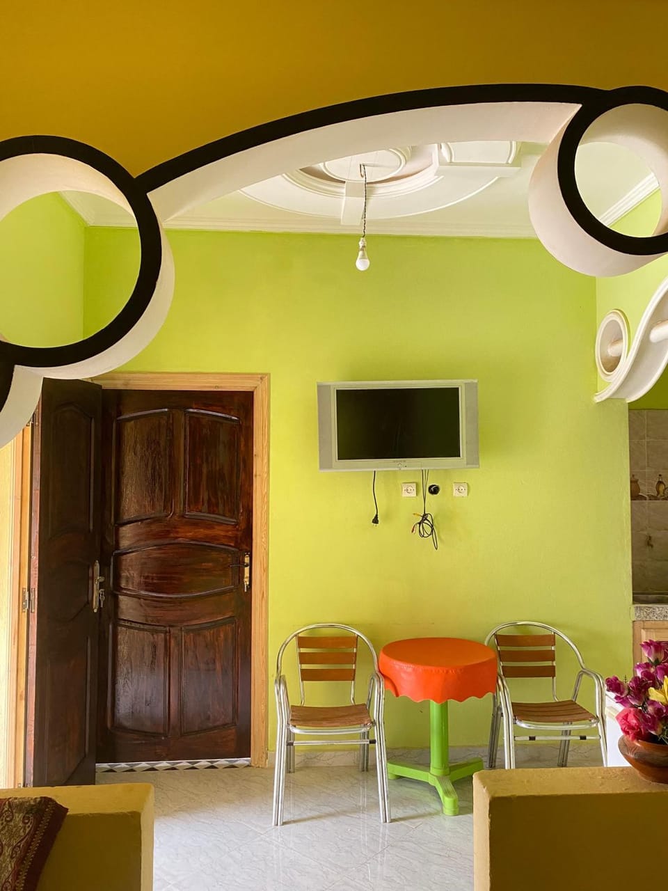 Communal lounge/ TV room, TV and multimedia, Living room, Seating area, Dining area, Evening entertainment