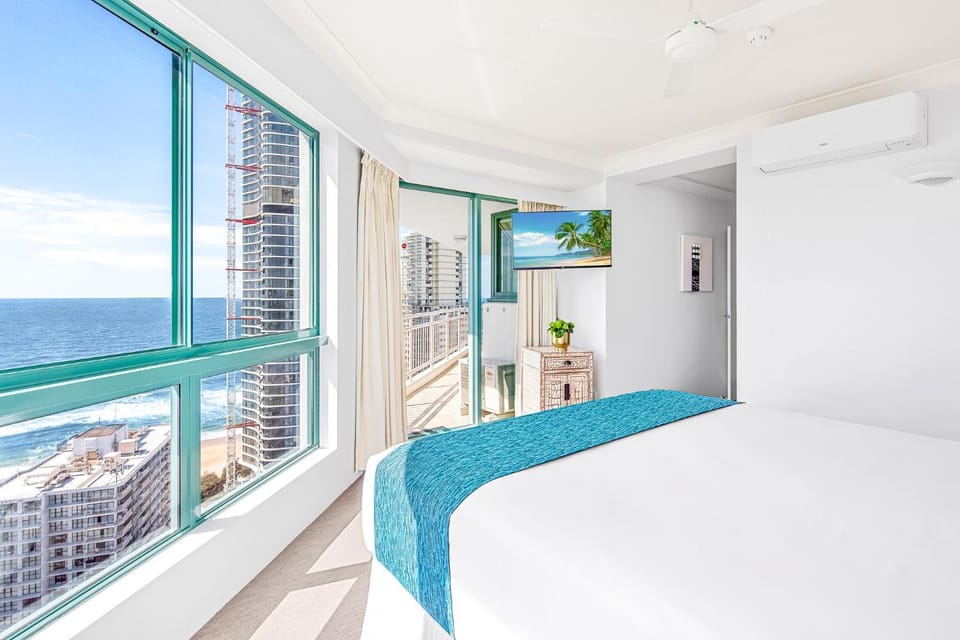 Bed, Natural landscape, View (from property/room), Balcony/Terrace, Photo of the whole room, Bedroom, Sea view