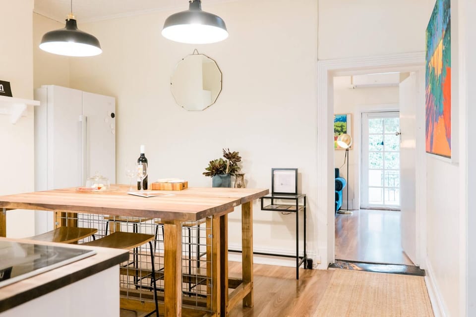 The Secret Figtree Cottage House in Clare