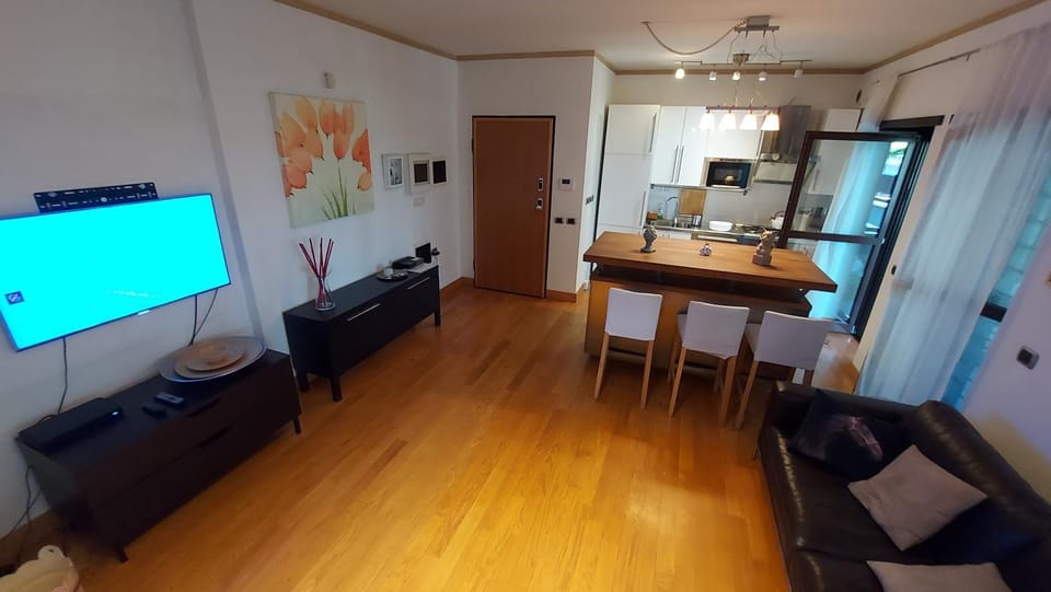 Communal lounge/ TV room, TV and multimedia, Living room, Seating area