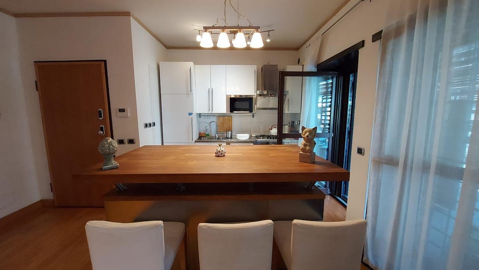 Restaurant/places to eat, Seating area