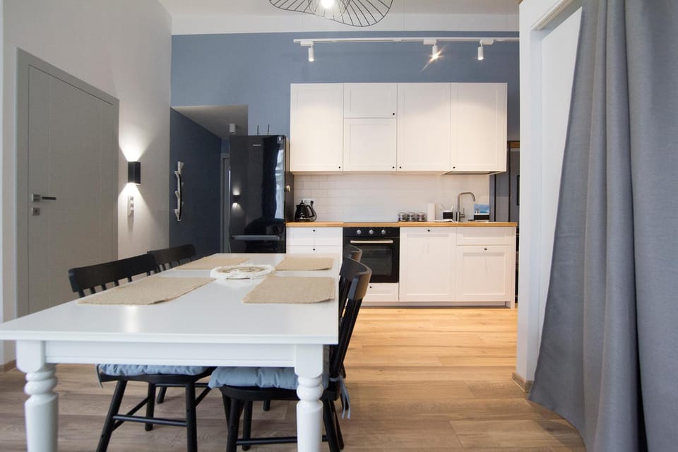 Kitchen or kitchenette, Dining area, pet friendly, stove