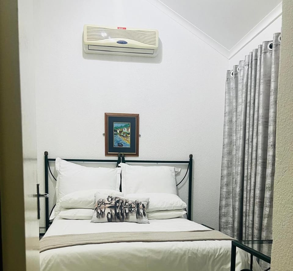 Unit 24 Pendleberry Grove Holidays Bed and Breakfast in North West, South Africa