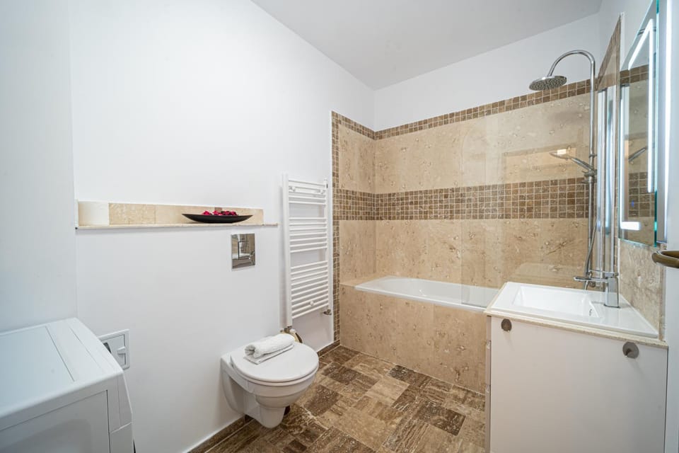 Old town luxury in new building. Apartment in Cluj-Napoca