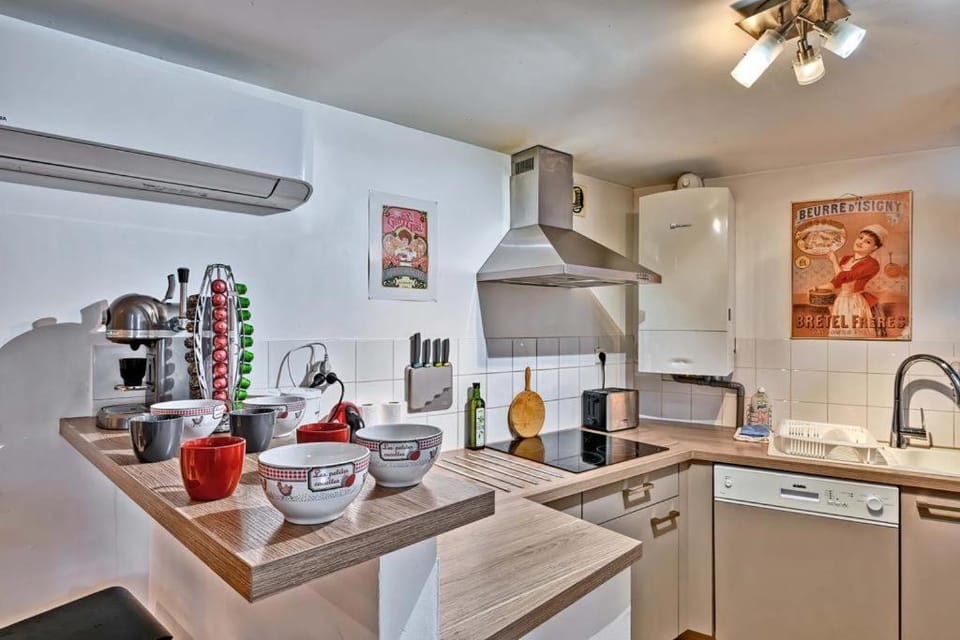 Kitchen or kitchenette, minibar, pet friendly, stove