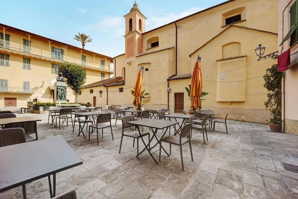 Restaurant/places to eat, Day