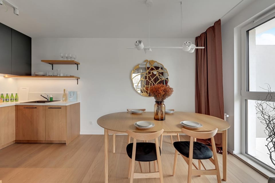 Living room, Photo of the whole room, Decorative detail, Dining area, Area and facilities
