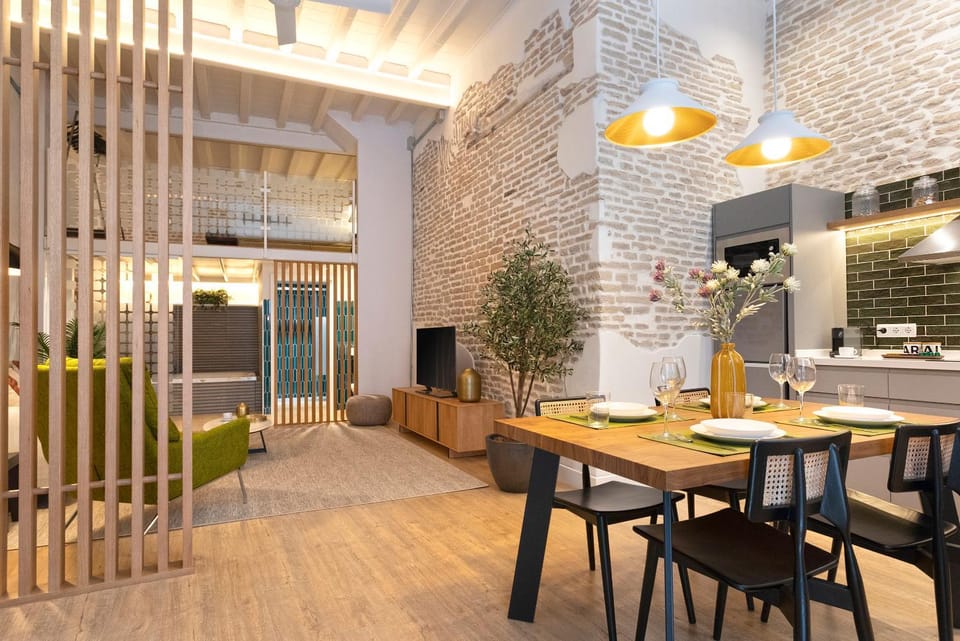 Living room, Seating area, Dining area