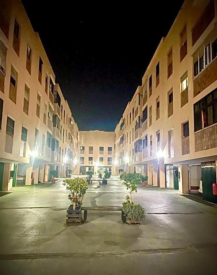 Property building, Street view, Location