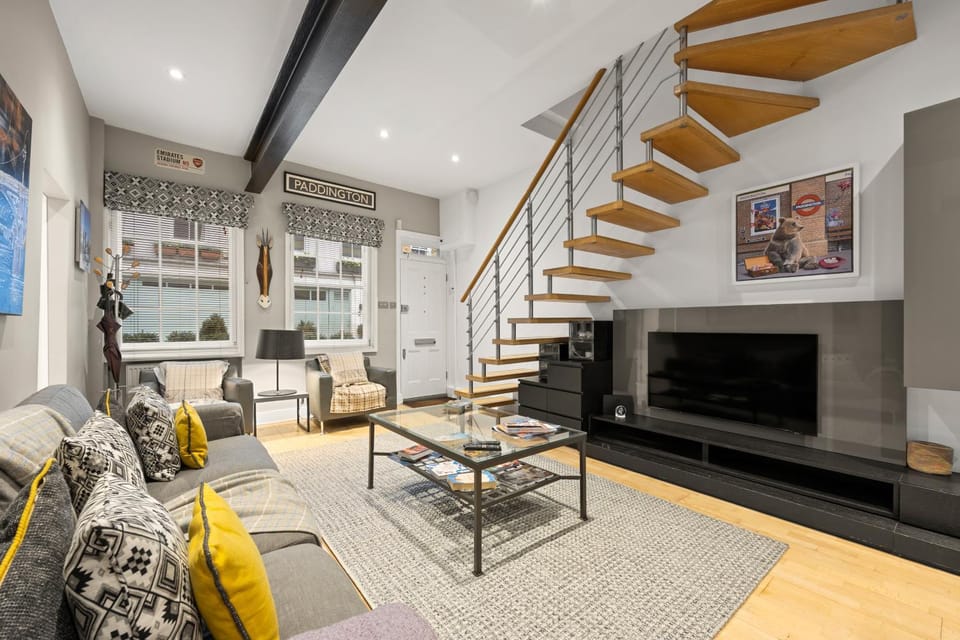 Luxurious Mews House Next to Hyde Park Apartment in City of Westminster