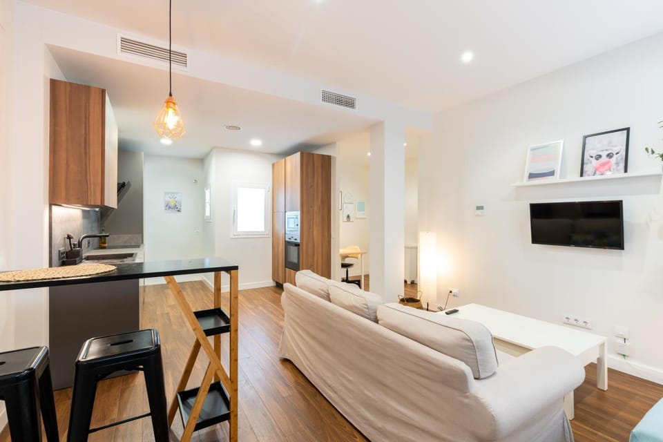 Communal lounge/ TV room, TV and multimedia, Living room, Dining area