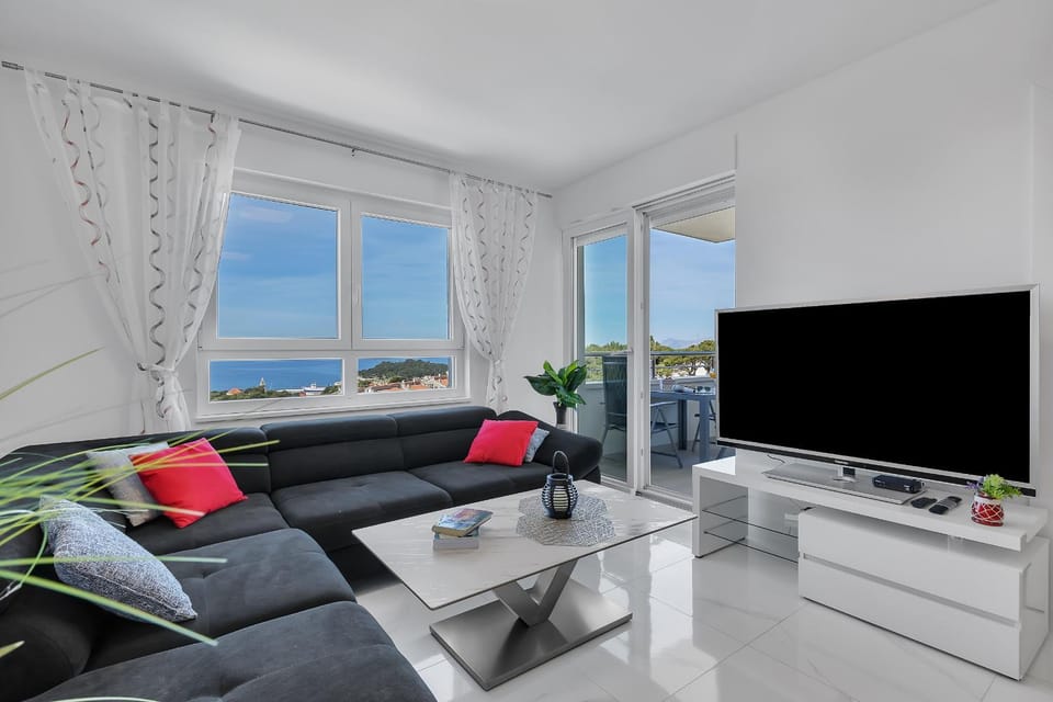 Living room, Sea view
