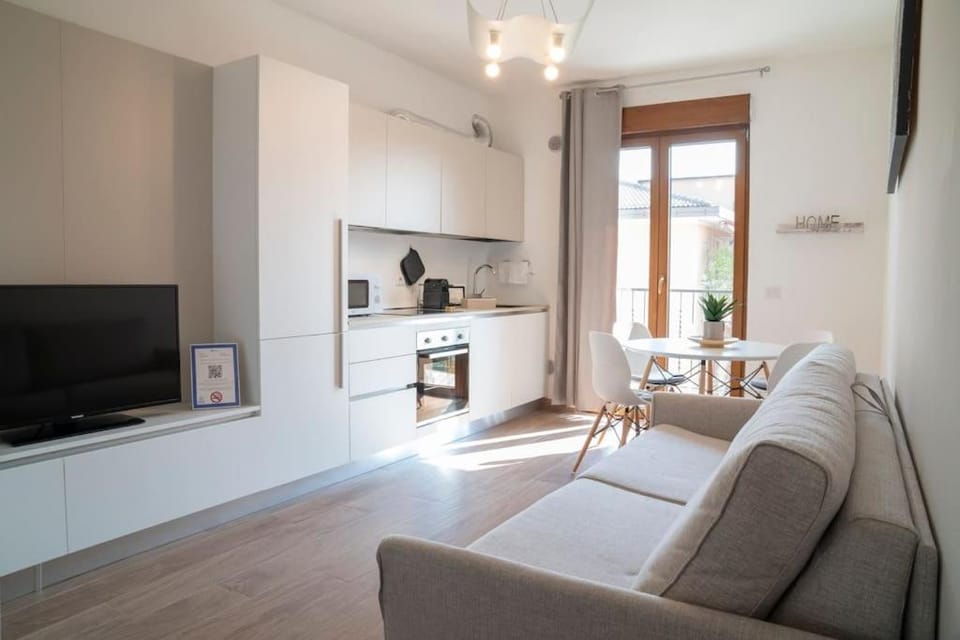 Communal lounge/ TV room, TV and multimedia, Kitchen or kitchenette, Living room, Seating area, Dining area, Evening entertainment, minibar