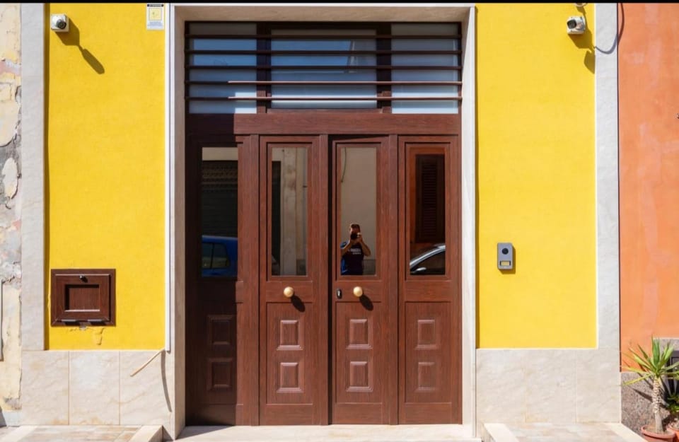 Property building, Facade/entrance