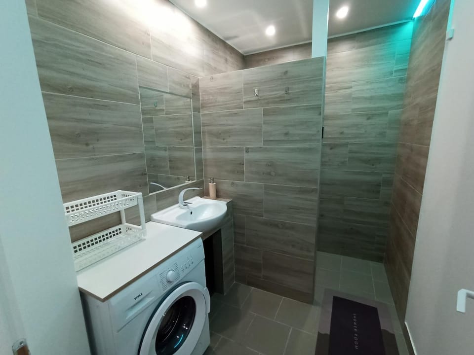 Shower, Bathroom, washing machine