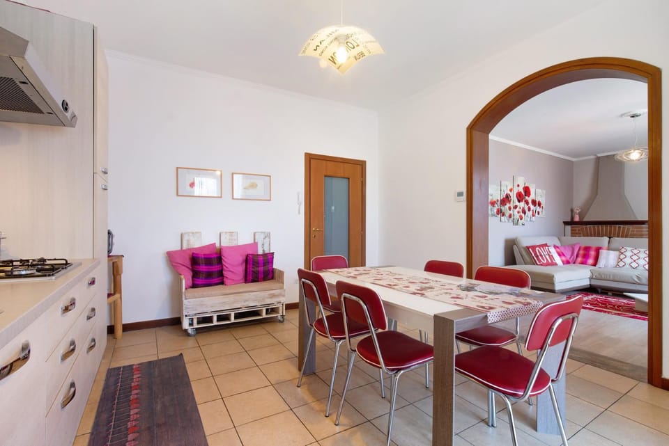 Property building, Kitchen or kitchenette, Living room