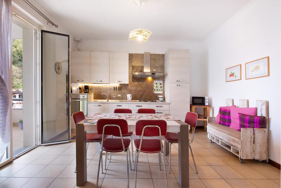 Property building, Kitchen or kitchenette, Living room