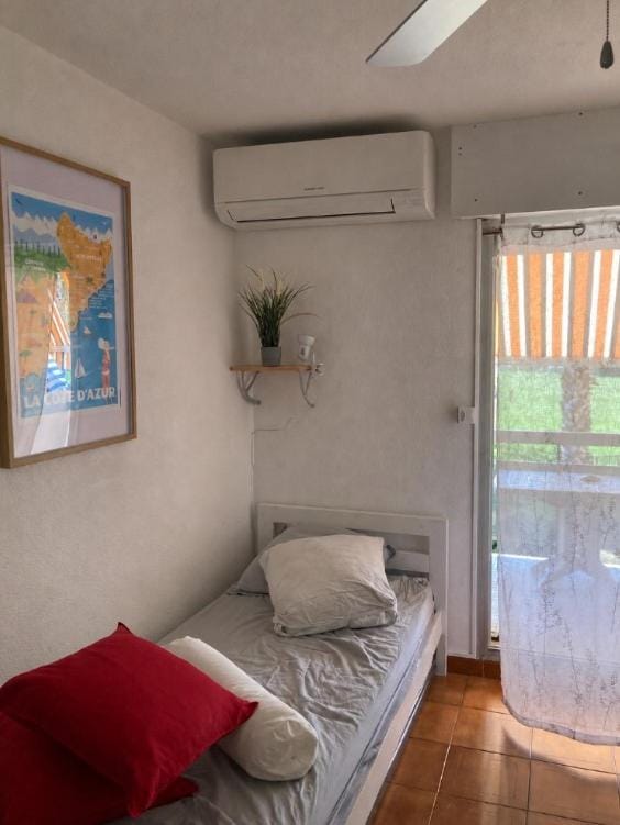 Studio lavandou climatisation avec parking privé proche mer Apartment in Le Lavandou