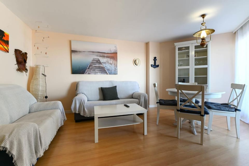 AT066 Primera línea, reformado, vista playa Apartment in Torredembarra
