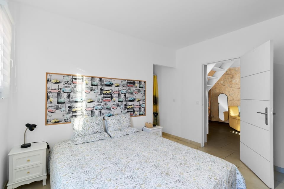 Living room, Bedroom