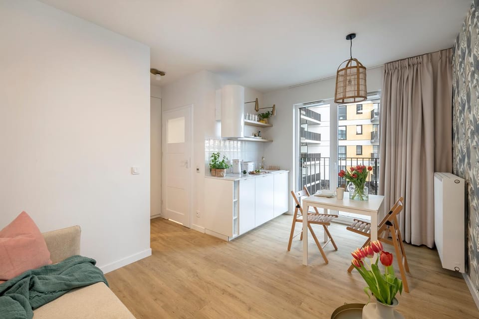 Kitchen or kitchenette, Living room, Seating area, Dining area
