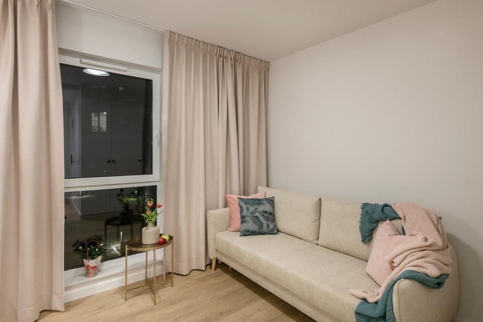 Bed, Living room, Seating area