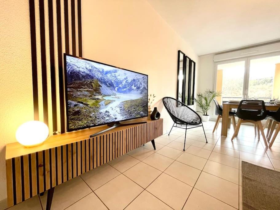TV and multimedia, Living room, Seating area