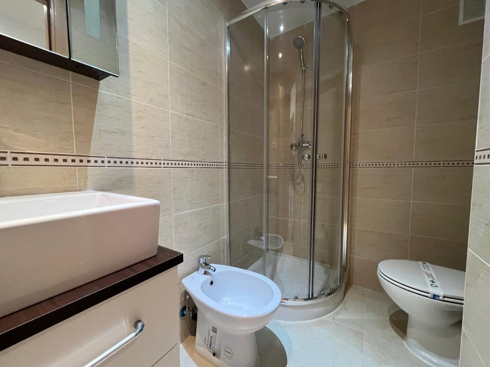 Shower, Bathroom, bidet