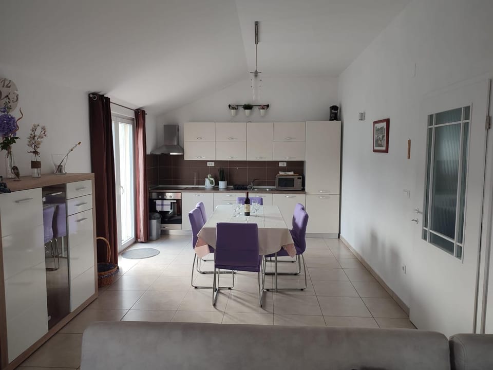 Coffee/tea facilities, Kitchen or kitchenette, Dining area, dishwasher, minibar, pet friendly, washing machine