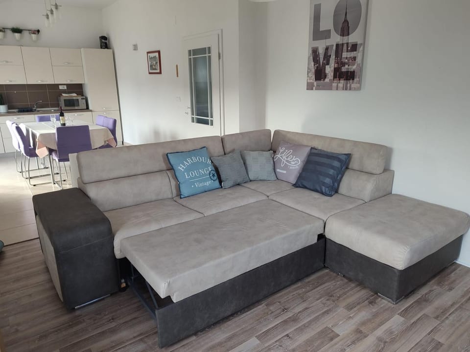 Bed, Living room, Seating area