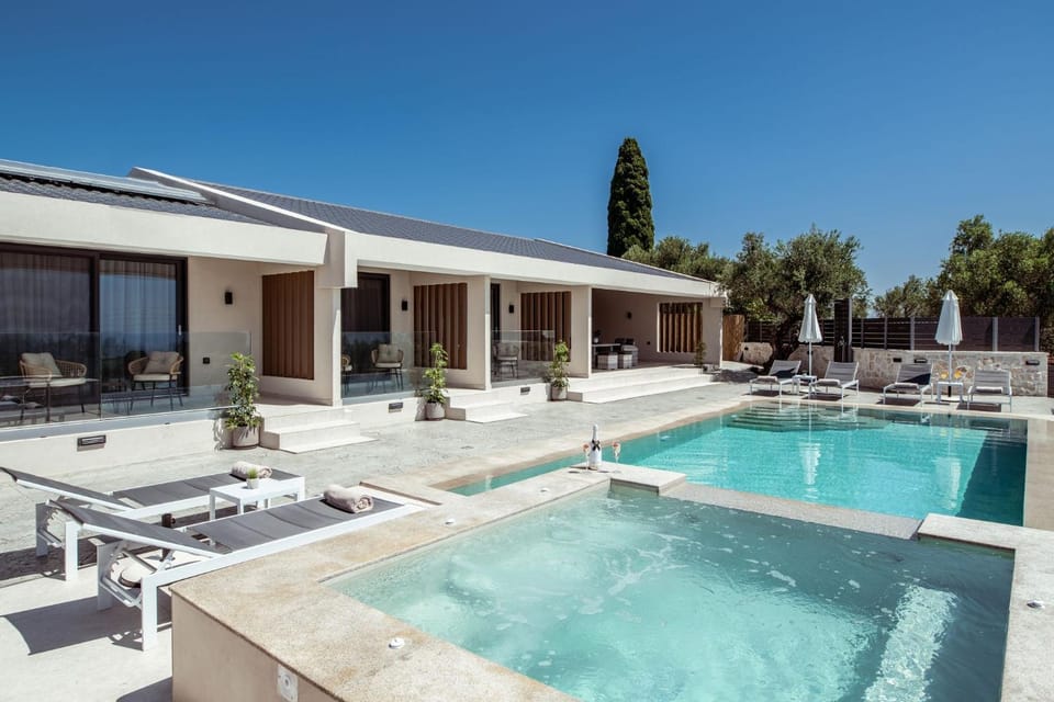 Hot Tub, Swimming pool