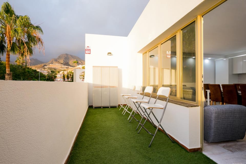 Balcony/Terrace, Balcony/Terrace, Mountain view, Mountain view