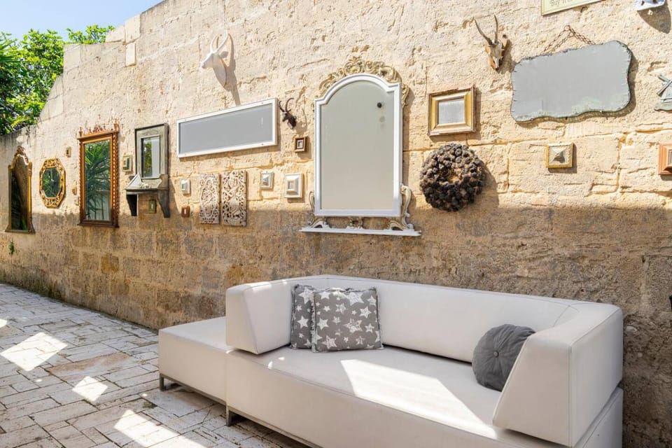 Property building, Balcony/Terrace
