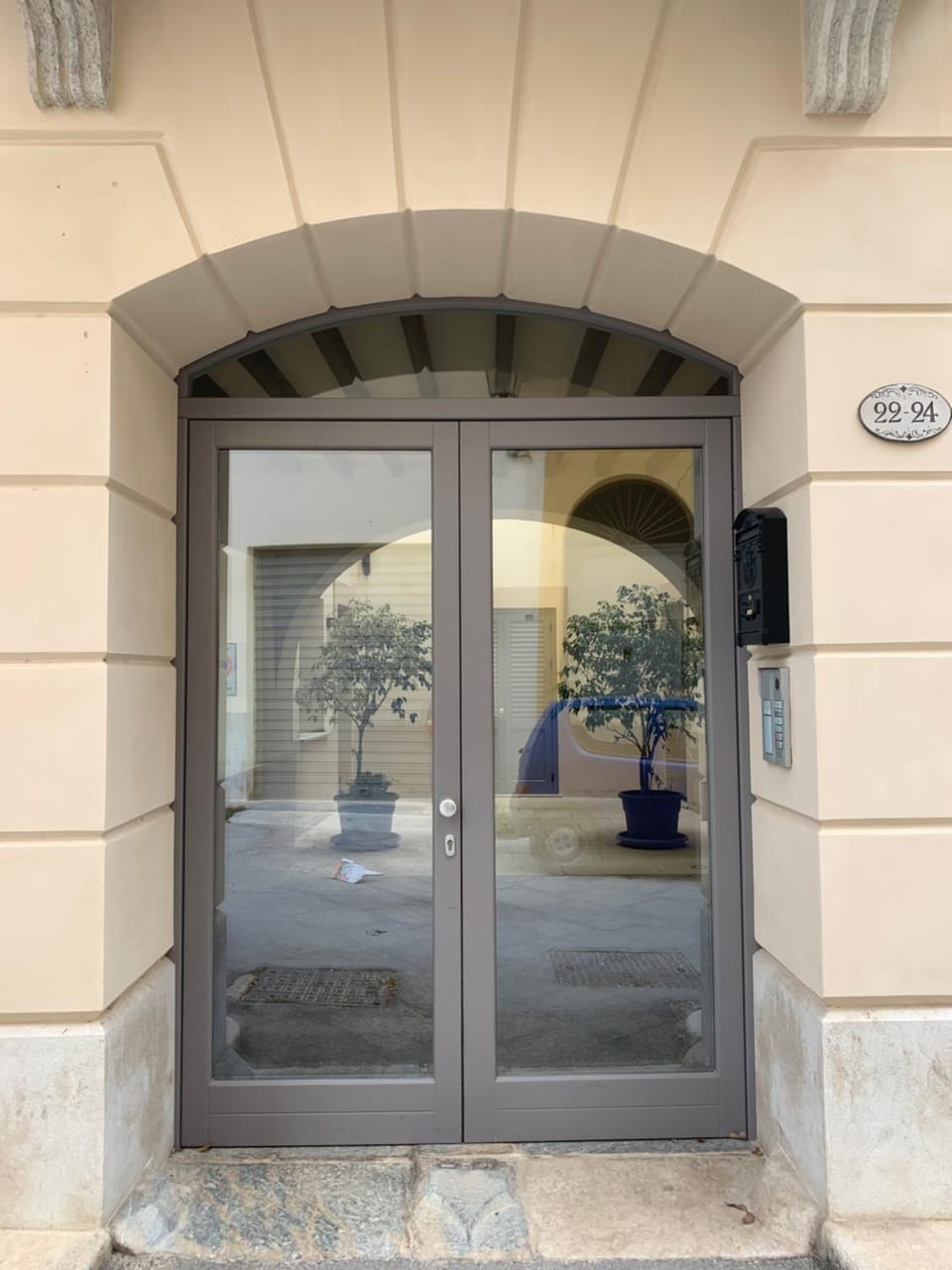 Facade/entrance