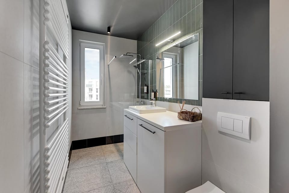 Shower, Toilet, Bathroom, Photo of the whole room, Area and facilities