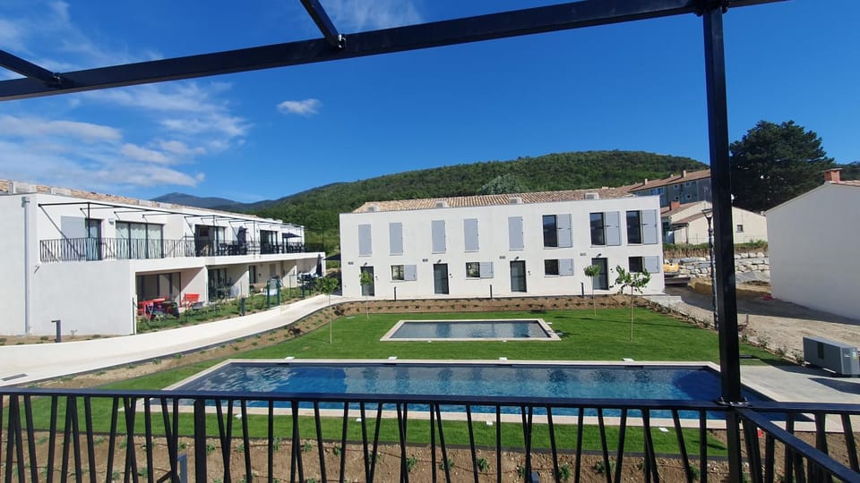 Les Papillons du Ventoux - Le Souci - éénslaapkamerappartement met terras en tuin Apartment in Malaucène