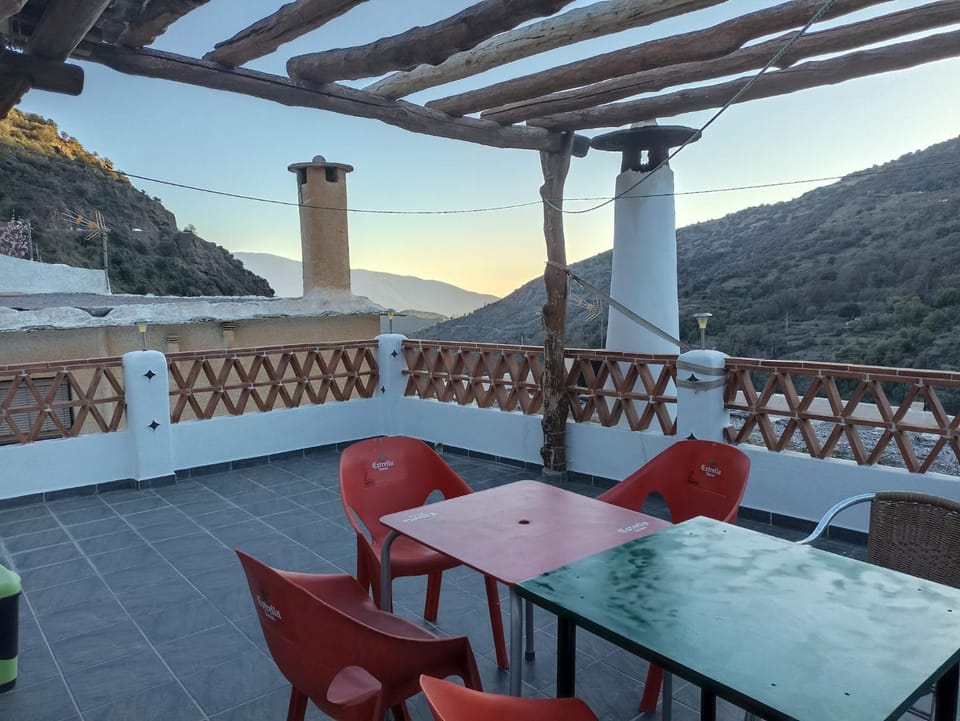 View (from property/room), Balcony/Terrace, Mountain view