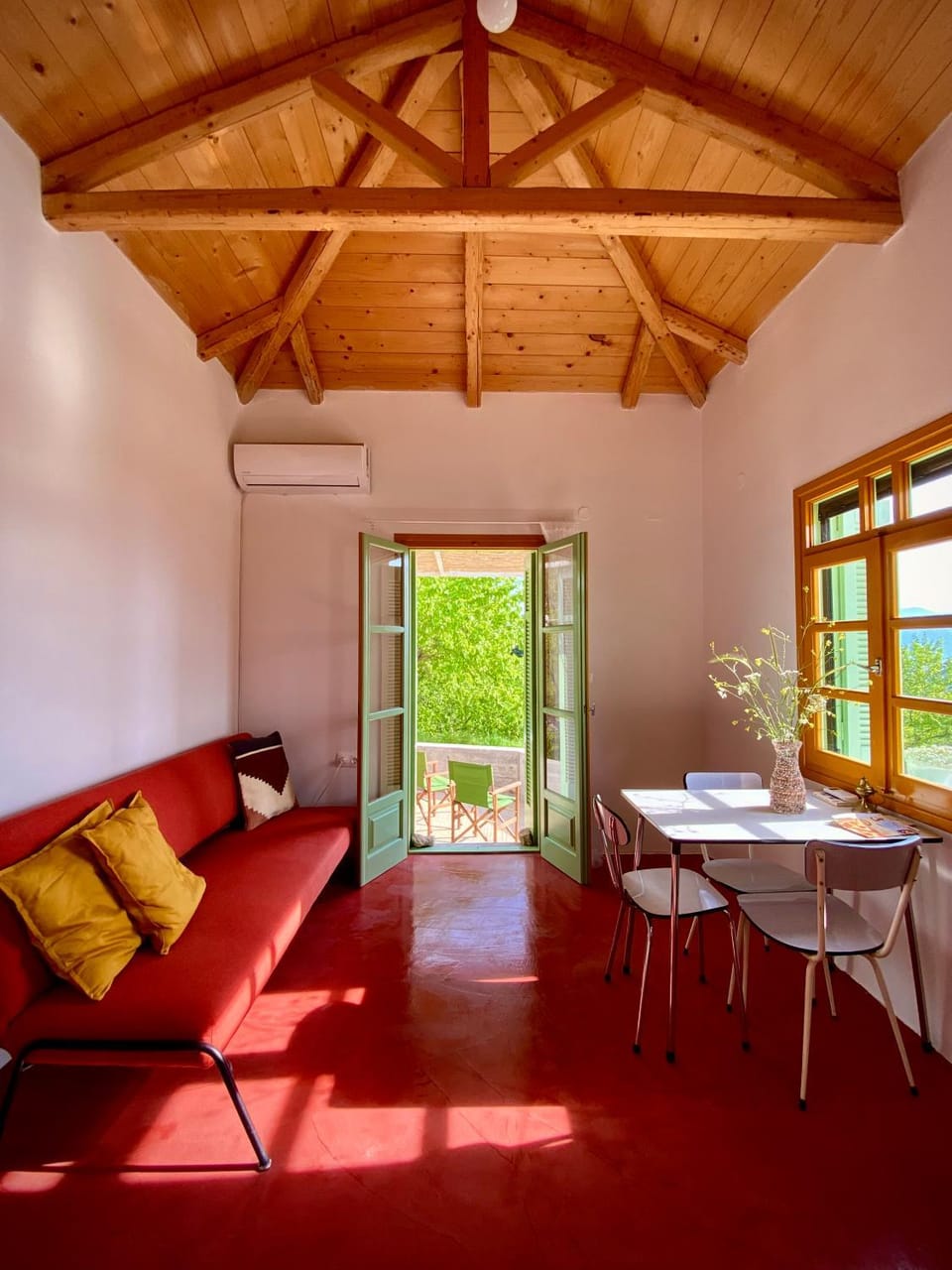 Living room, air conditioner