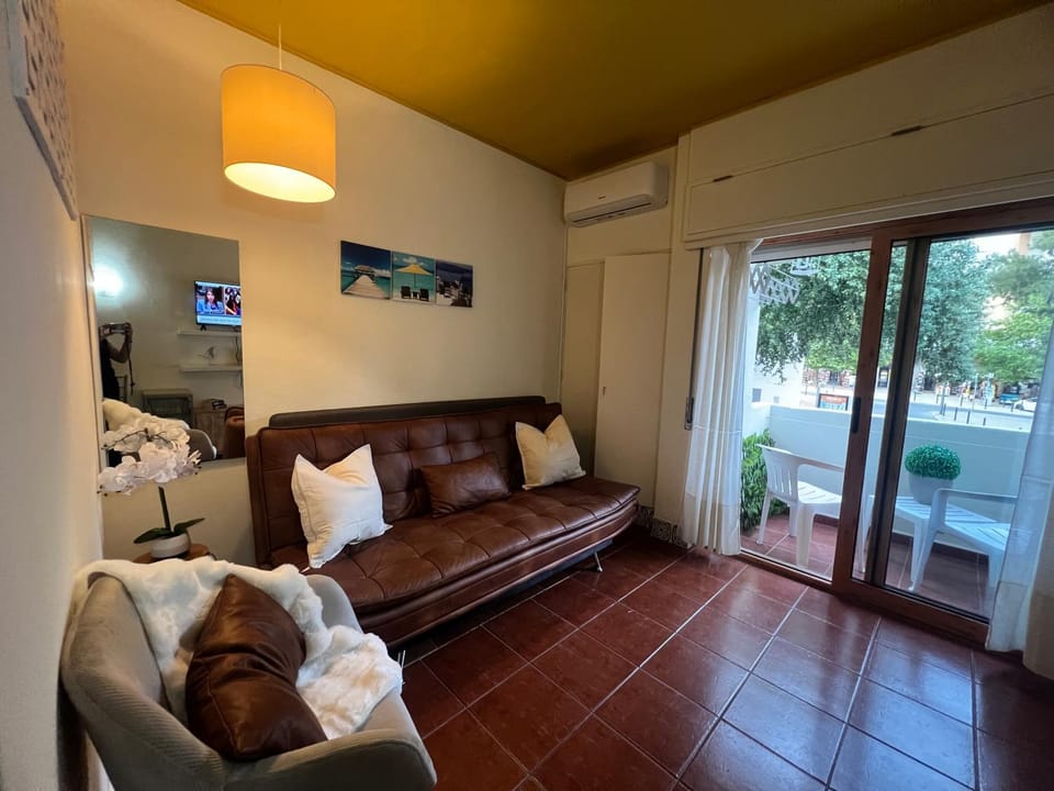 Casa Girassol Old Town Apartment in Guia