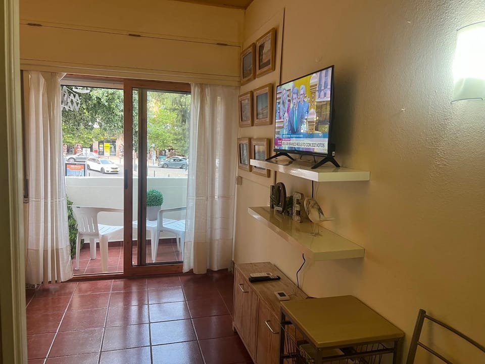 Casa Girassol Old Town Apartment in Guia