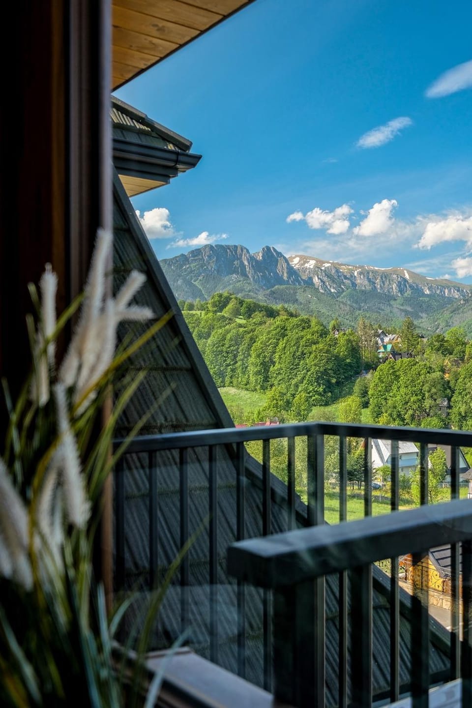 View (from property/room), Garden view, Mountain view