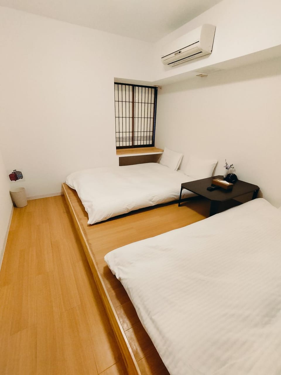 Bed, Photo of the whole room, Bedroom, air conditioner