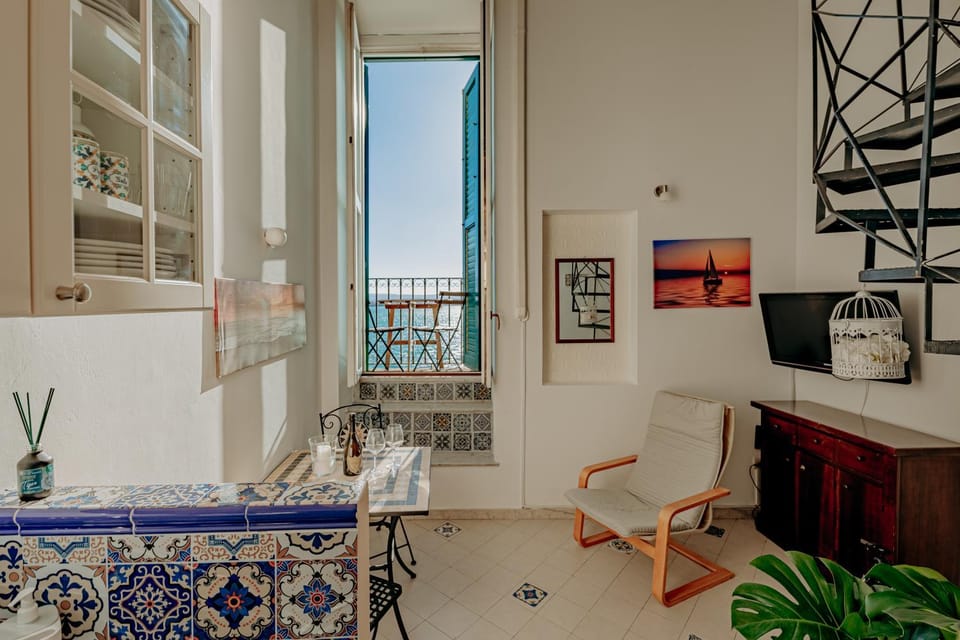 View (from property/room), Balcony/Terrace, Kitchen or kitchenette, Seating area