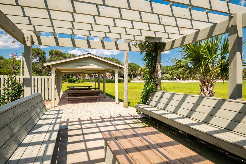 Swept Away by Oak Island Accommodations Apartment in Caswell Beach