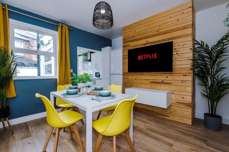 TV and multimedia, Dining area
