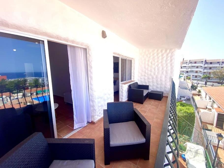 Balcony/Terrace, City view